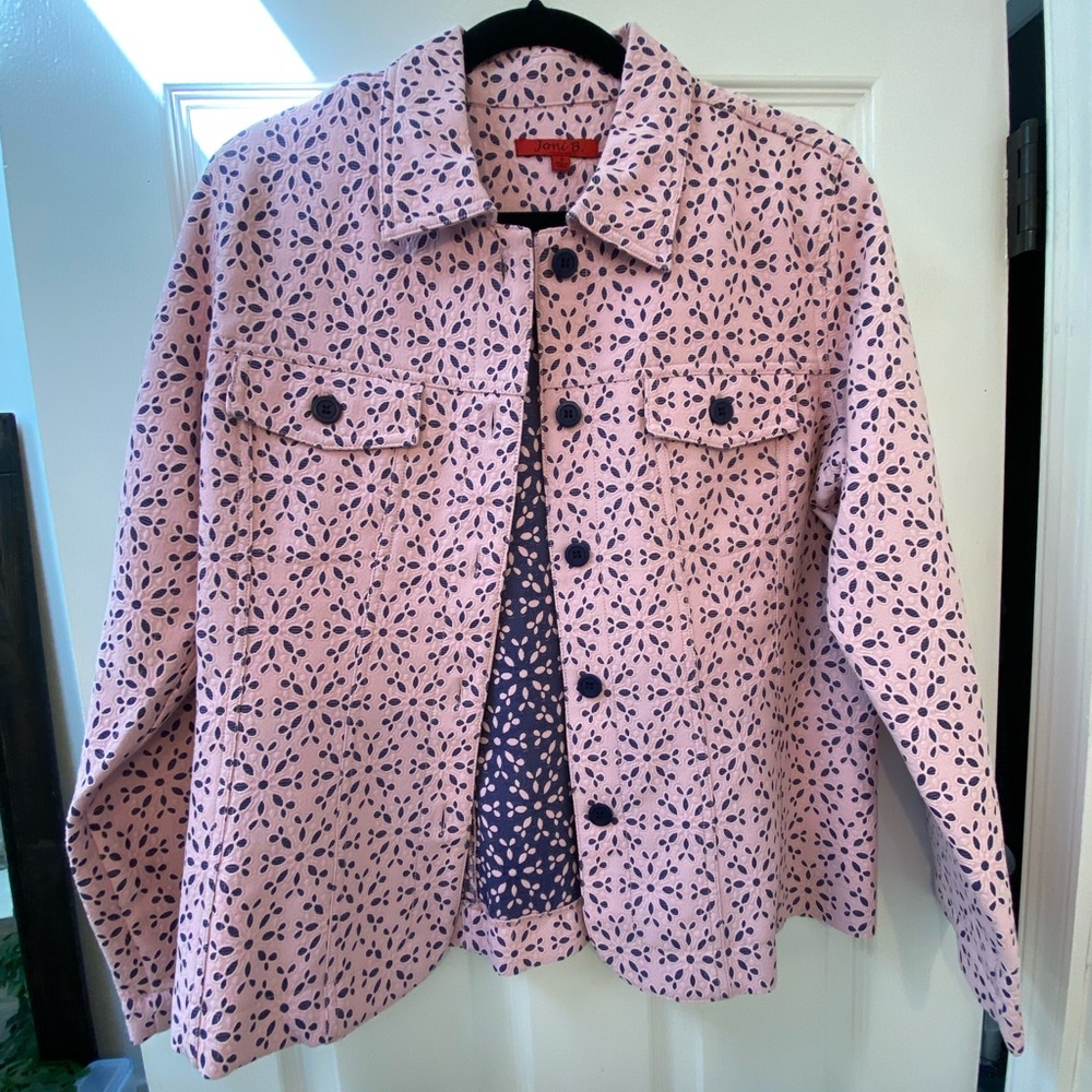 Women’s Light Pink Patterned Button-Front Jacket